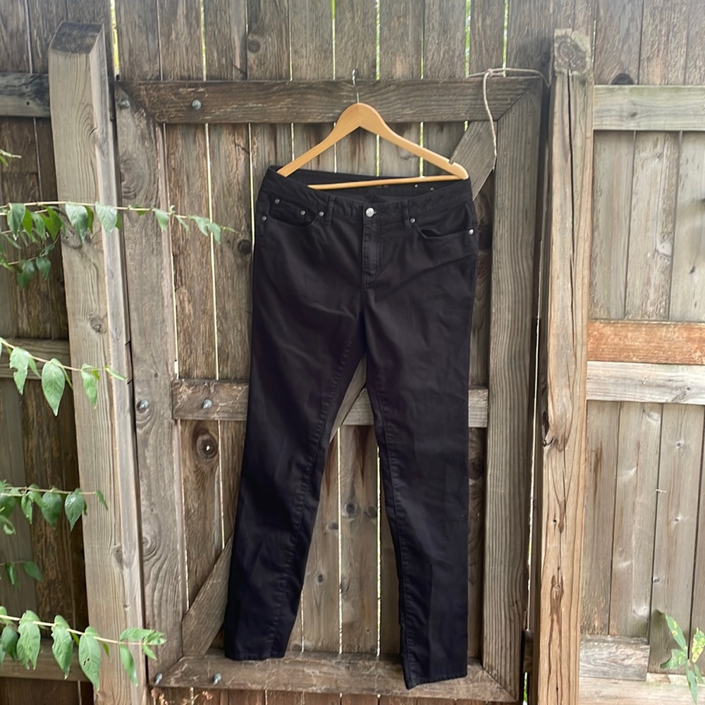 Prana Women’s Kayla Jeans, size 14/32 Tall inseam. Only worn a couple of times.